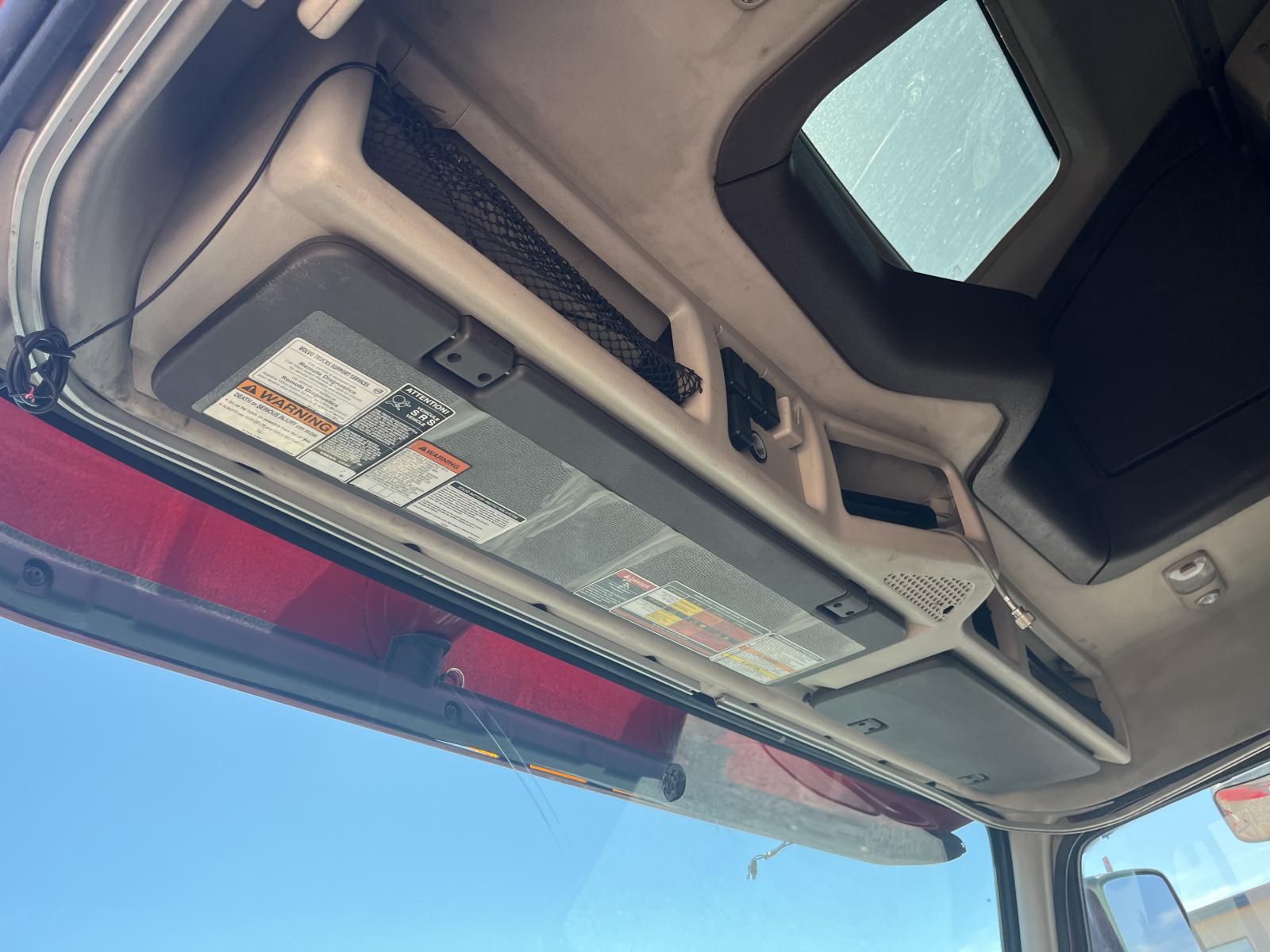 ./imagenes/INVOICE/2019/16570/VOLVO VNL64T670 (14).JPG